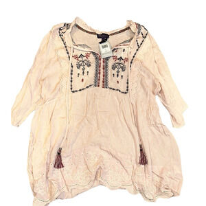 NWT ARTESIA LIGHT PINK BOHO TOP WITH BLUE EMBROIDERY
